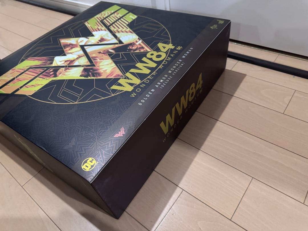ホットトイズ ワンダーウーマン ゴールドアーマー版 ボーナスアクセサリー付 新品