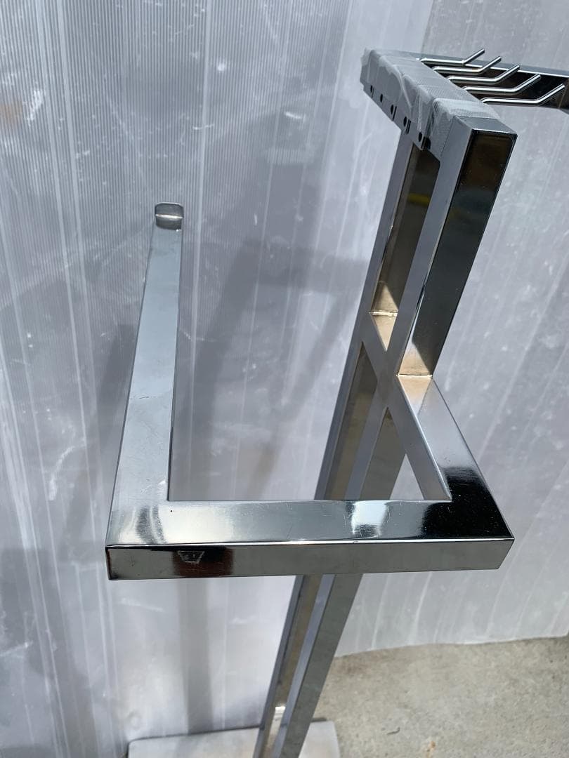 ハンガーラック　ディスプレイ　什器　服　傘　店舗　ショップ