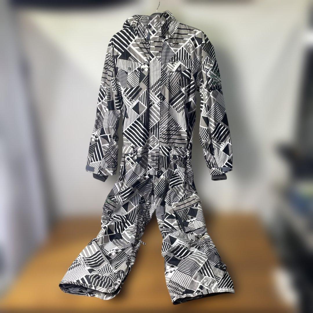 【mh/1.20/11】ESTIVO 総柄スノーボードウェアつなぎ XLサイズ