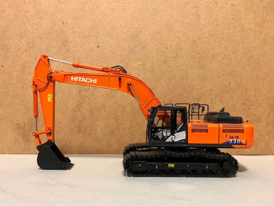 HITACHI日立建機 ZAXIS330LC-6 油圧ショベル1/50ミニカー