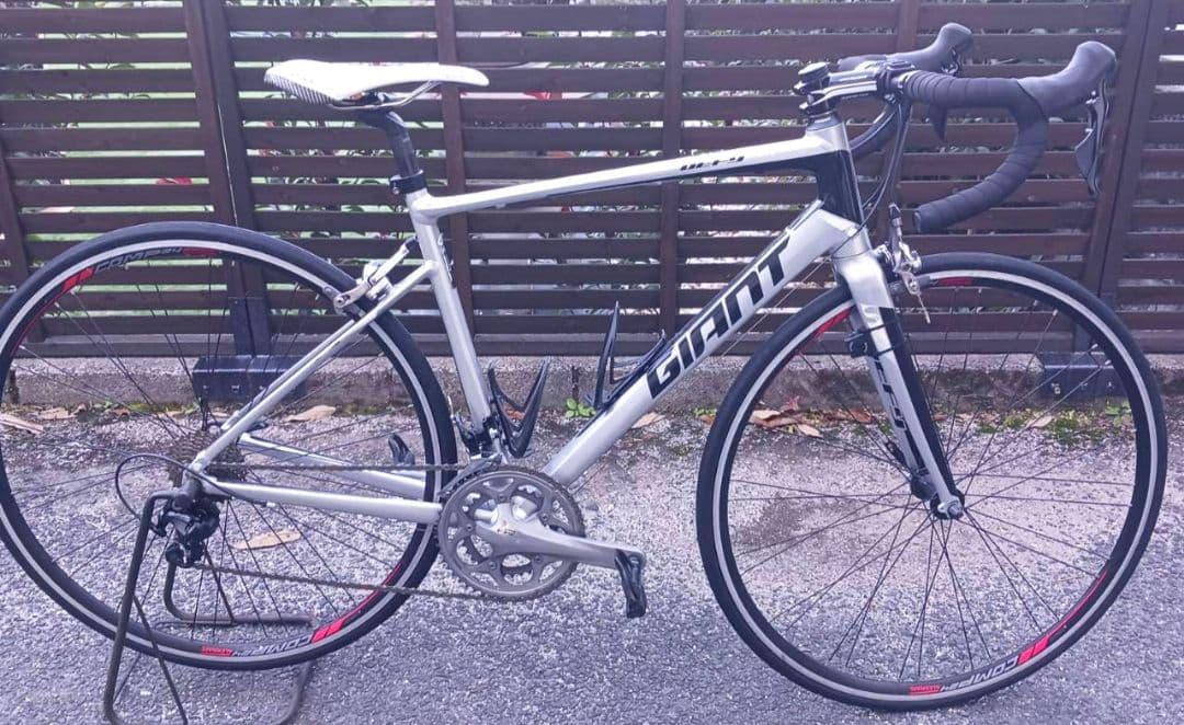 GIANT ロードバイク 11速 105他 送料込 状態良好 値下中