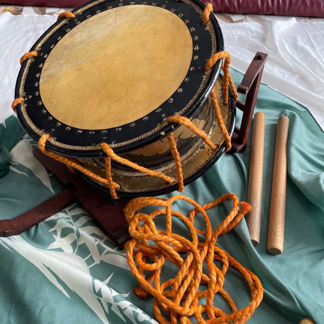 和太鼓 締太鼓 スタンド付 蒔絵 直径35cm 高さ16