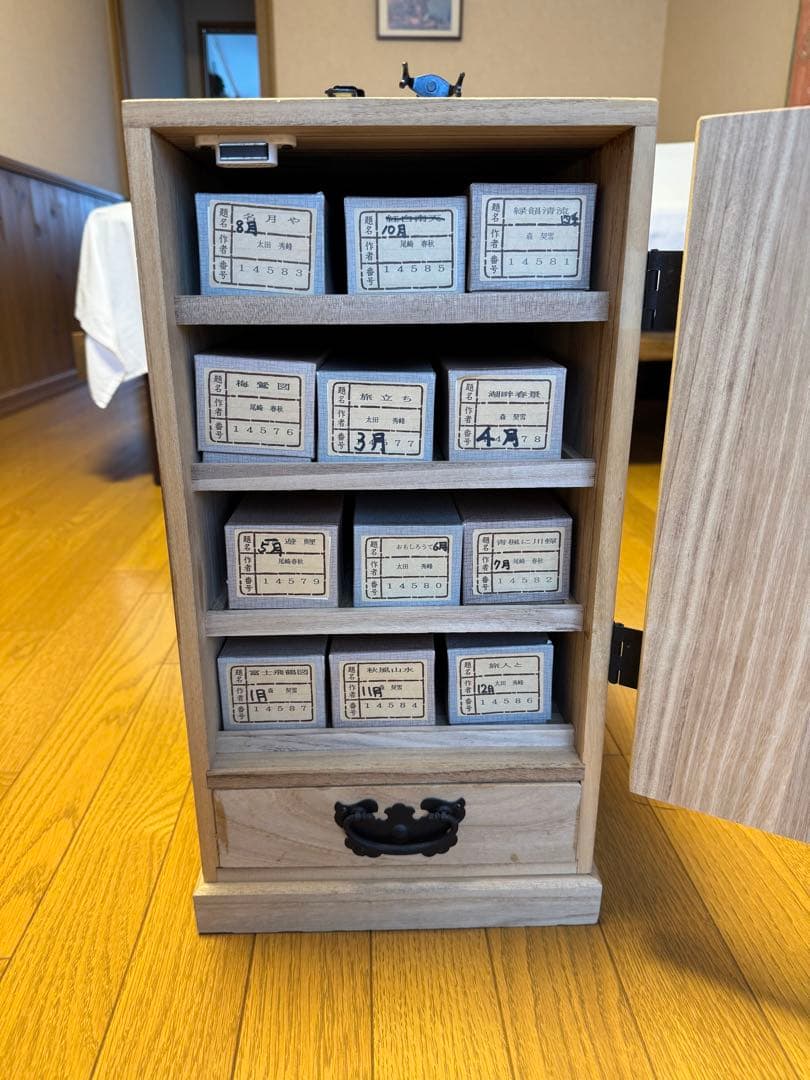 掛け軸タンス 掛け軸12種入り、他付属品