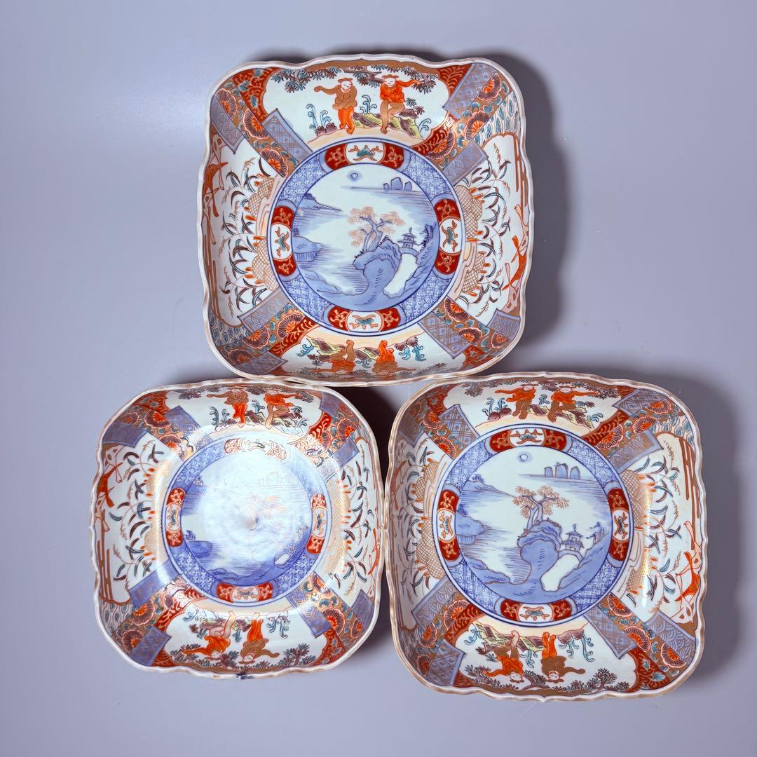 古伊万里　色絵風景画人物図三ツ鉢揃　二重四ツ足高台　四角鉢　珍品　古美術