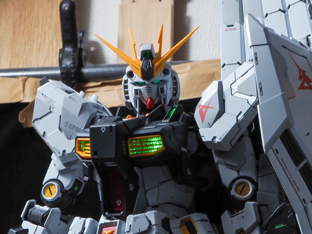 PG UNLEASHED 1/60 νガンダム　全塗装　完成品　uvカット