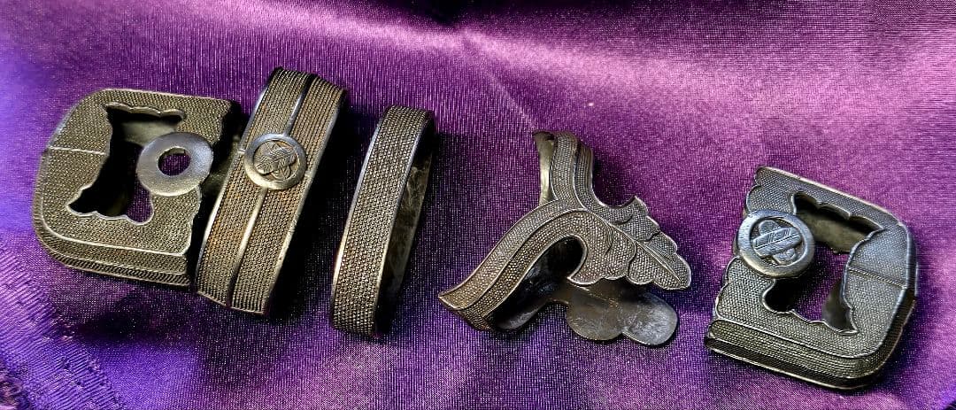 半太刀装具　鷹羽纹 大縁41mm