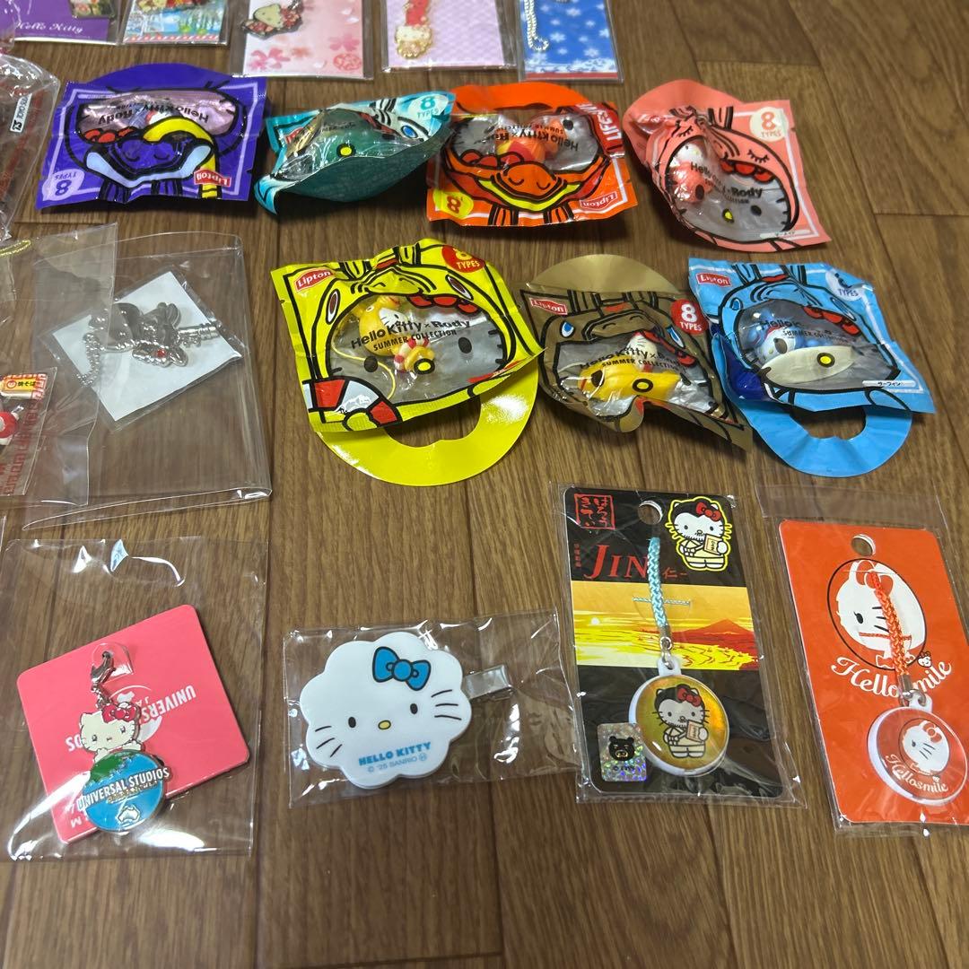 キティ根付けストラップ　❸