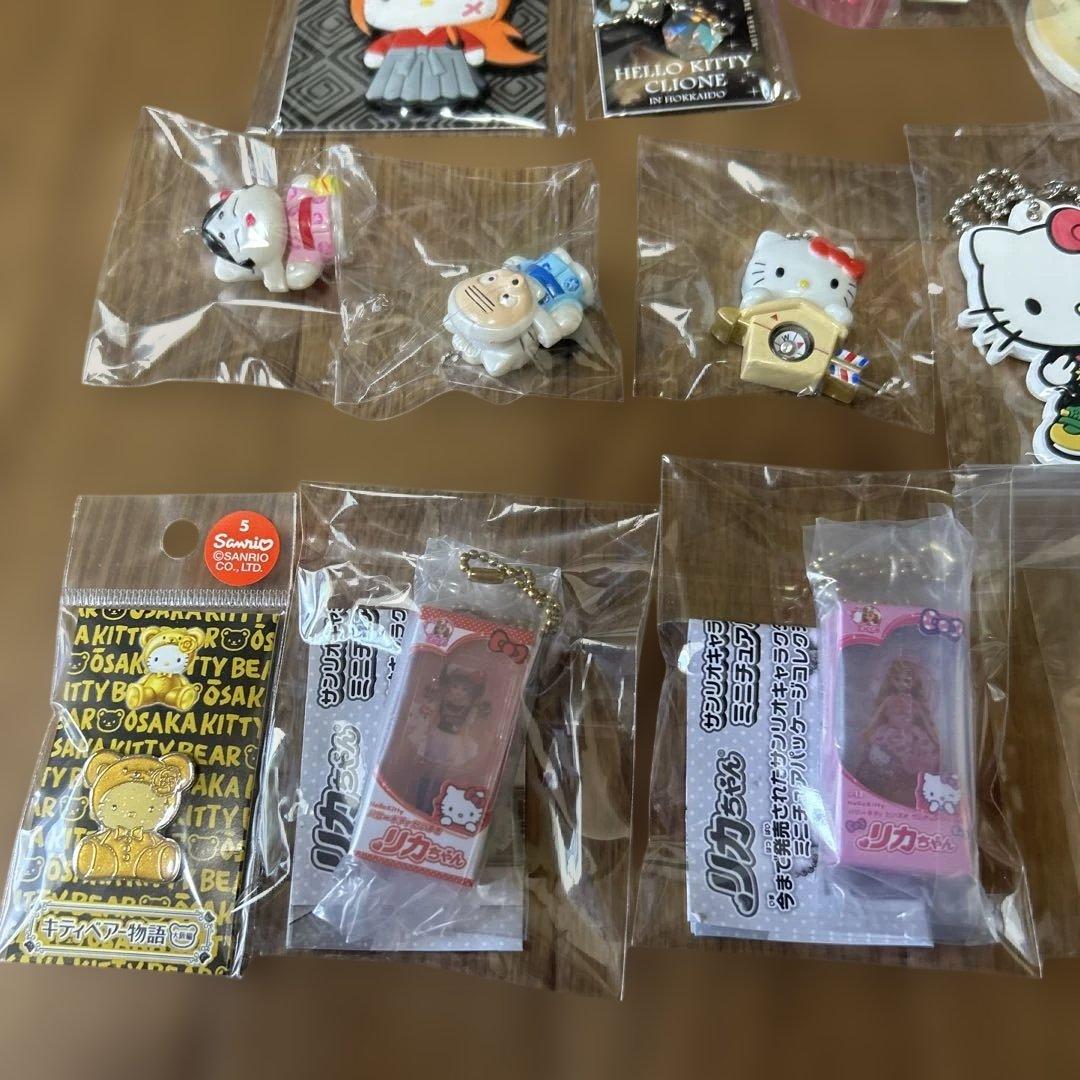 キティ根付けストラップ　❸