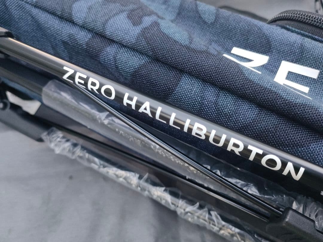 ラス1 未使用 ゼロハリバートン ネイビーカモ ゴルフバッグ ミニキャディバッグ