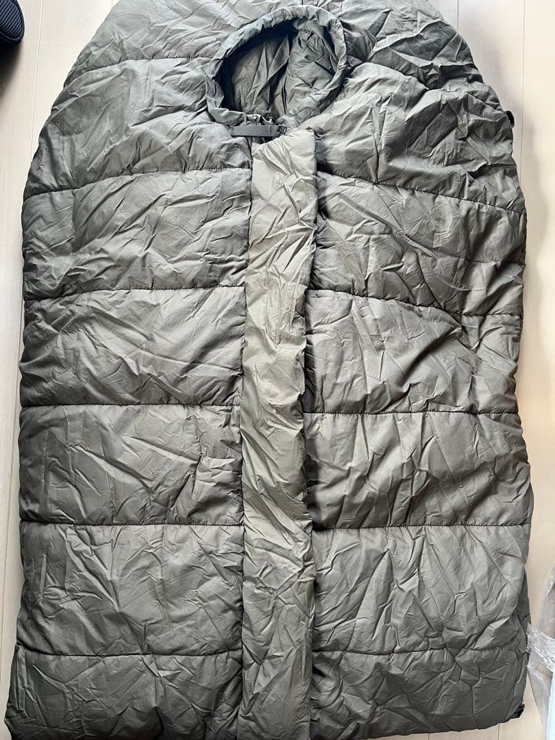 カリンシア　CARINTHIA DEFENCE 4 寝袋 Mサイズ