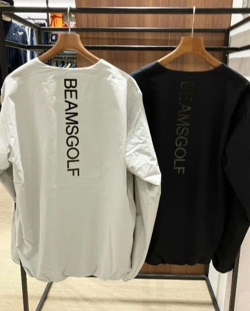 3. BEAMS GOLF ノーカラーブルゾン