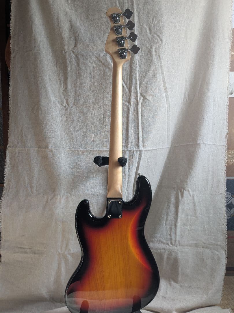 Bacchusフレットレスベース BJB-1R-FL サンバースト