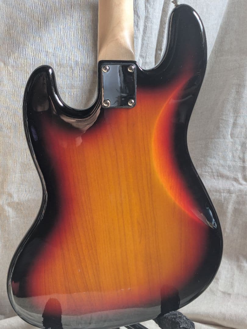 Bacchusフレットレスベース BJB-1R-FL サンバースト