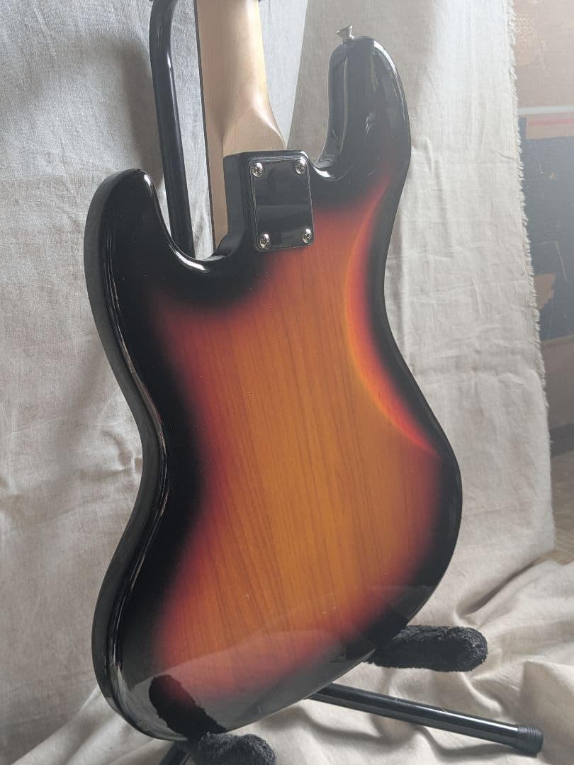 Bacchusフレットレスベース BJB-1R-FL サンバースト