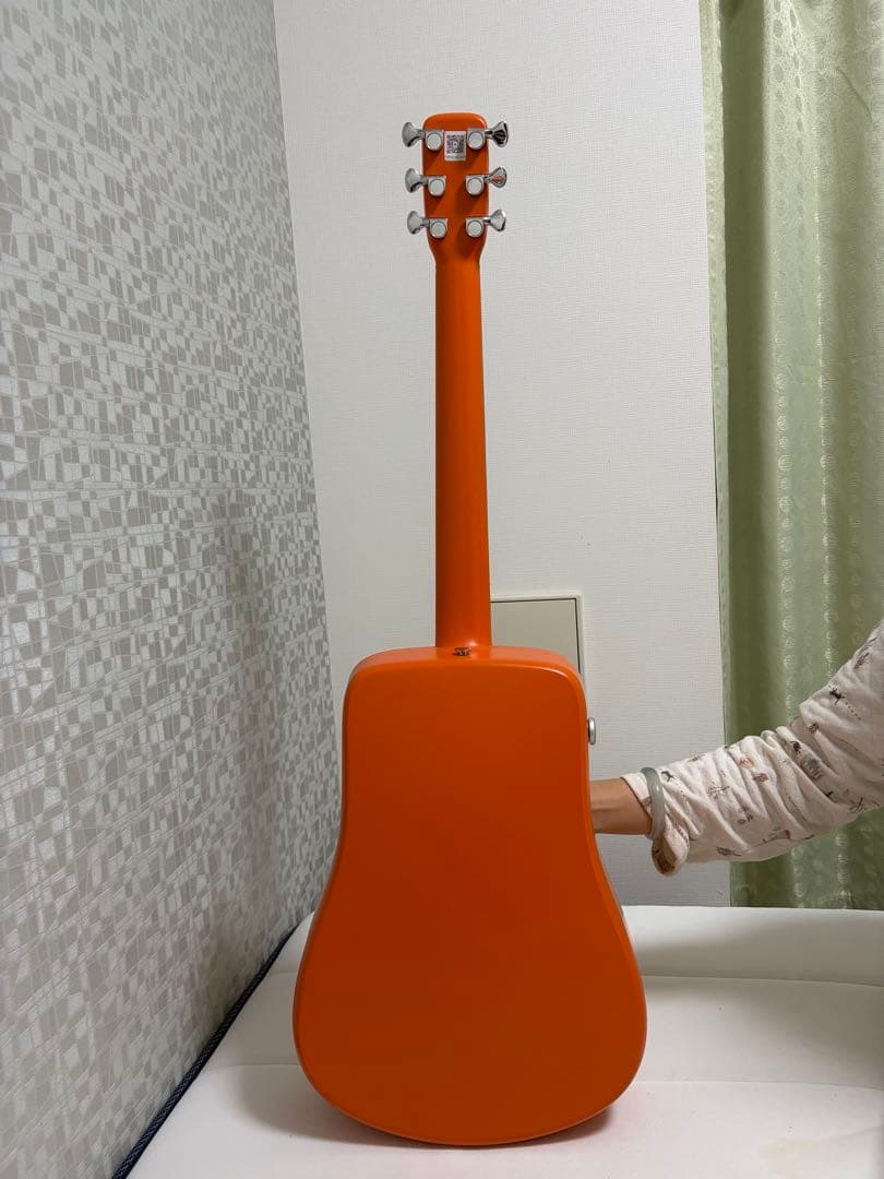 LAVA MEオレンジ アコースティックギター 6弦
