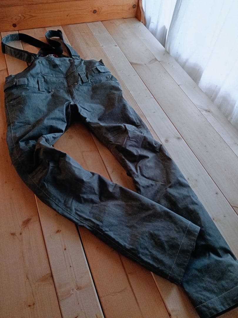 ROXYトップス＆ESTIVOサロペット【Ｍ〜L】上下セット＋ビーニー付き