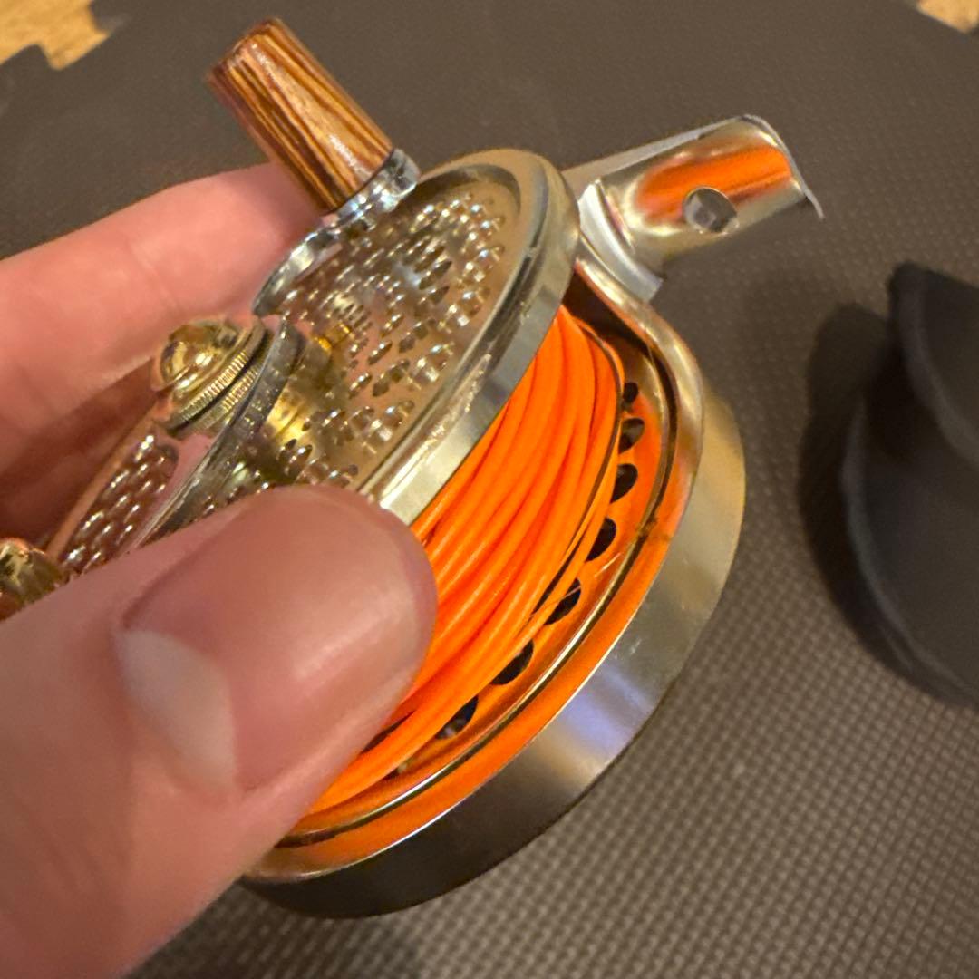 GRAIN フライリール 金色 オレンジライン