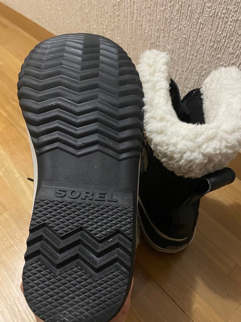 SOREL ファー付きウィンターブーツ 女性用 黒