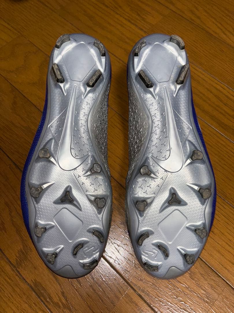 Nike サッカースパイクファントムビジョンFG