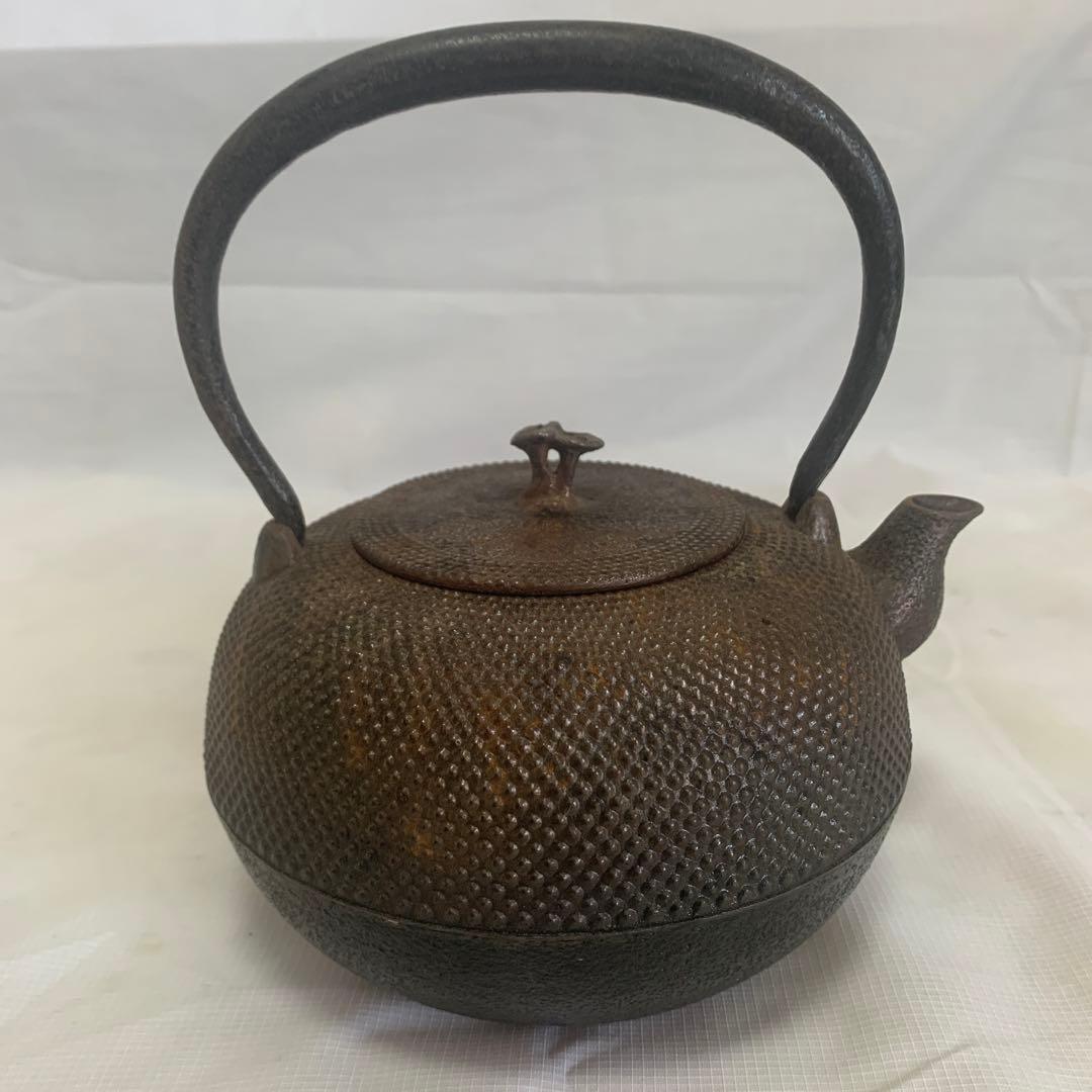 砂鉄鉄瓶 小ぶり丸型 鉄瓶1385g三厳堂水漏れ無し