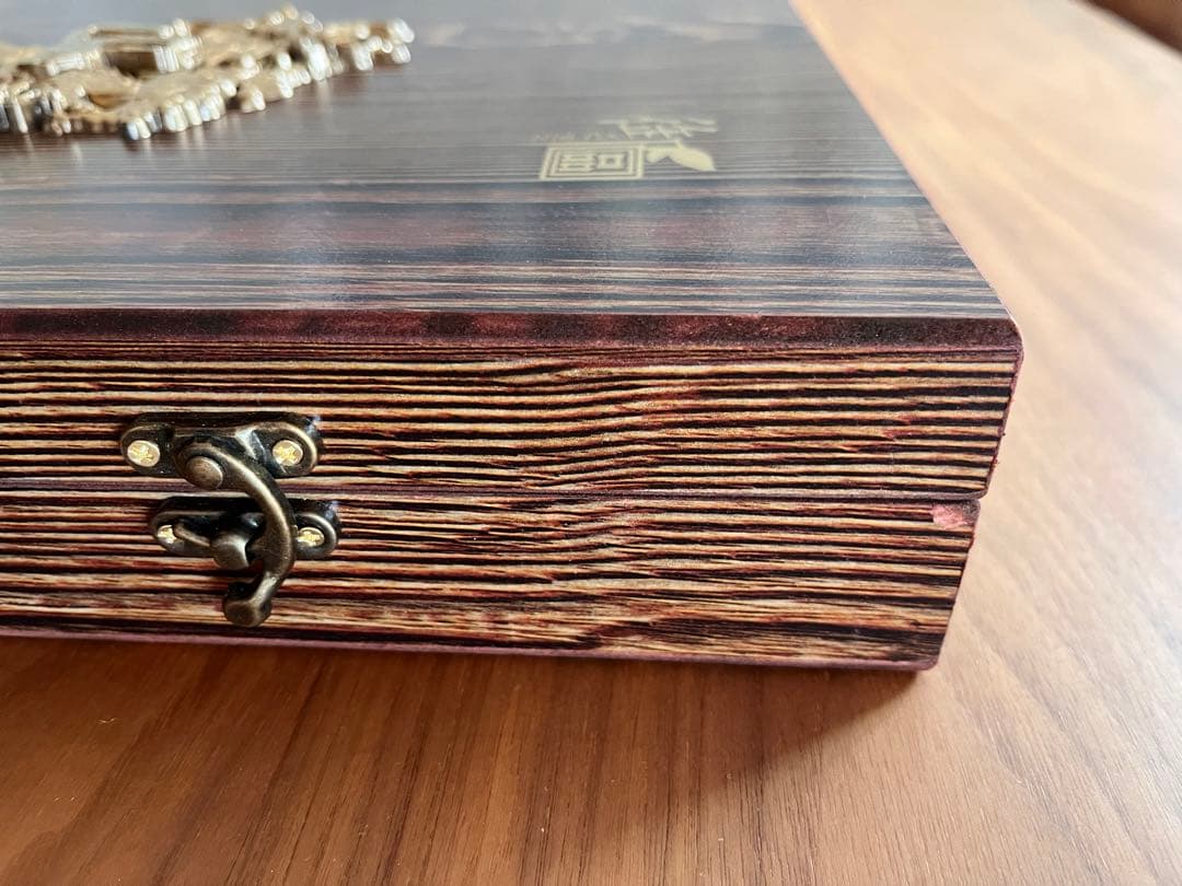 高級 高麗人参 東北山参 朝鮮人参 希少 鑑定書 木箱付 お土産 豪華 素敵