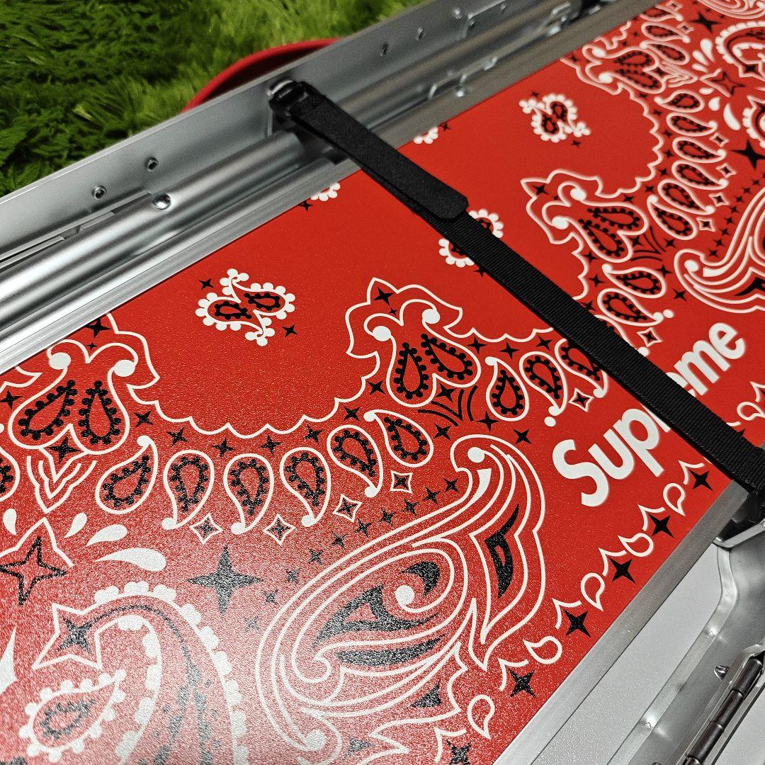 Supreme®/Coleman® Folding Table Set