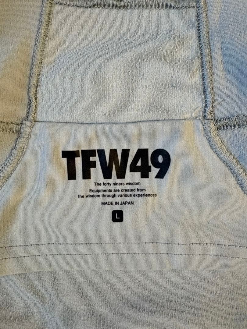 tfw49 フード付きインナー　Lサイズ