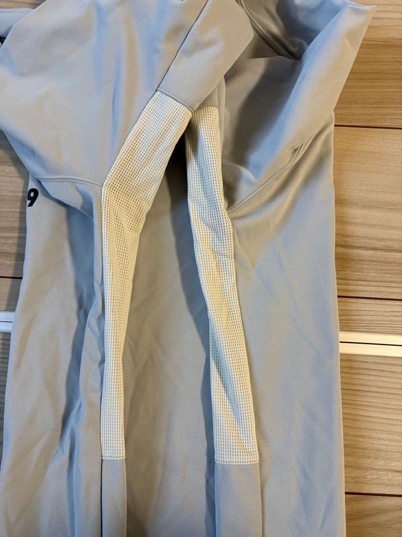 tfw49 フード付きインナー　Lサイズ