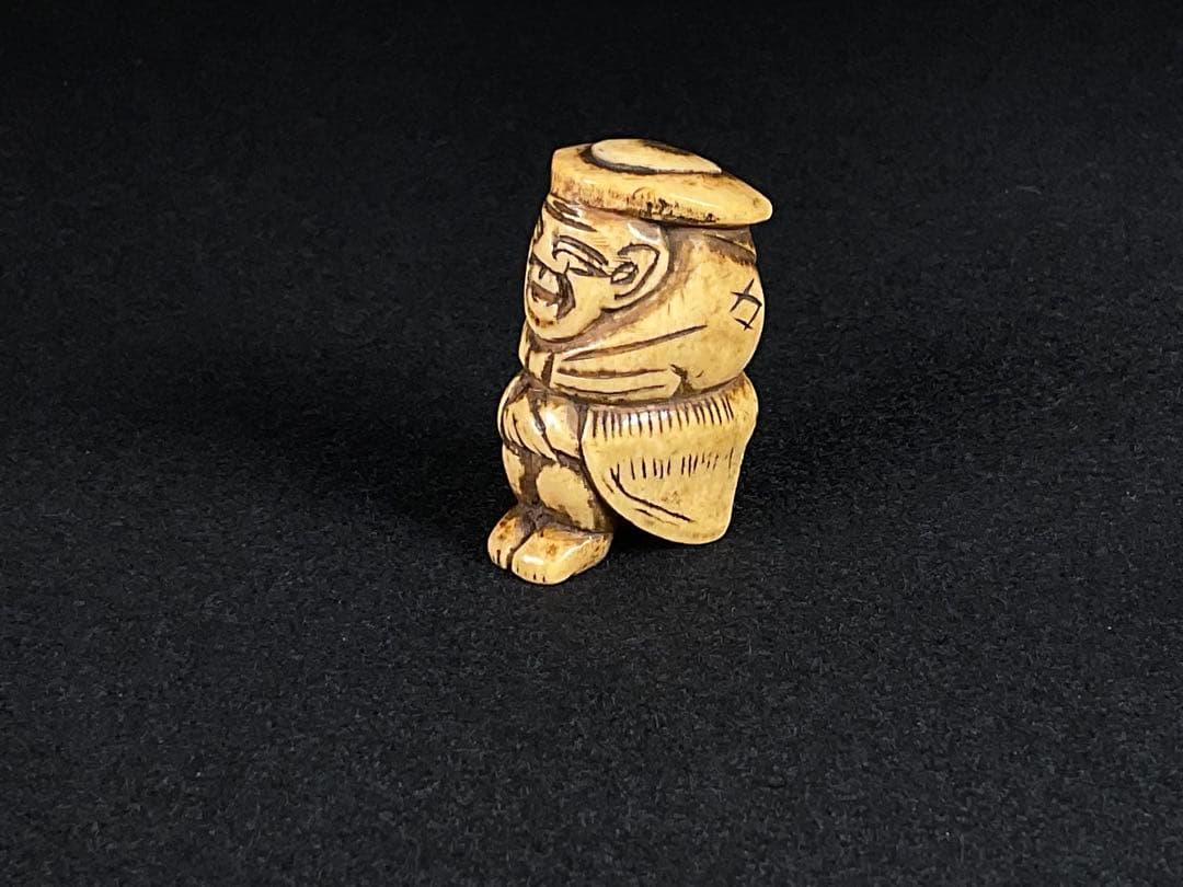 根付　提げ物　仏手柑・人物　２点　鹿角　彫刻