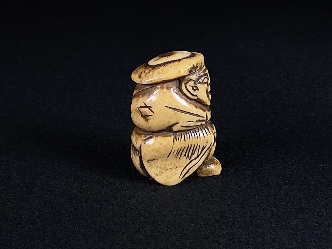 根付　提げ物　仏手柑・人物　２点　鹿角　彫刻