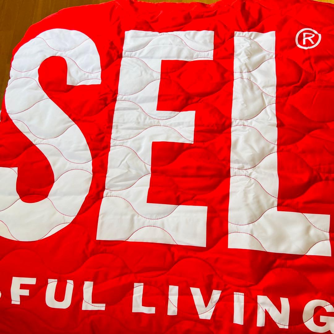 【DIESEL】オリジナルロゴ ブランケット（赤白）、専用巾着付き