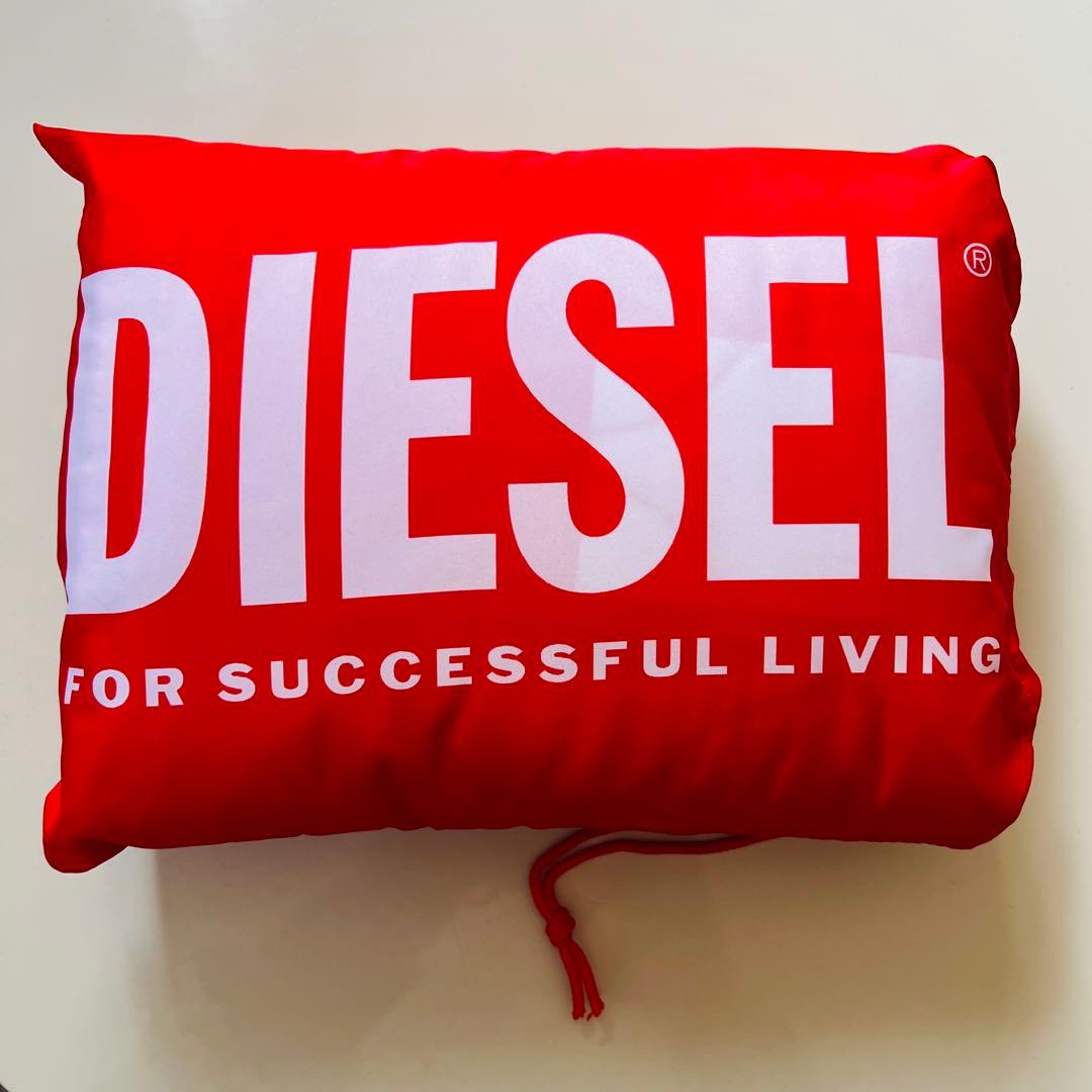 【DIESEL】オリジナルロゴ ブランケット（赤白）、専用巾着付き