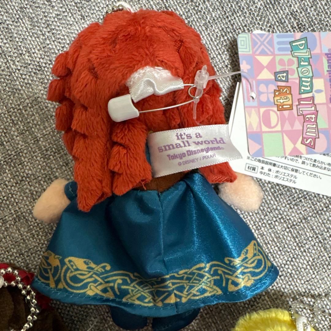 イッツアスモールワールド　メリダ　モアナ ラプンツェル タグ付 ぬいぐるみバッジ