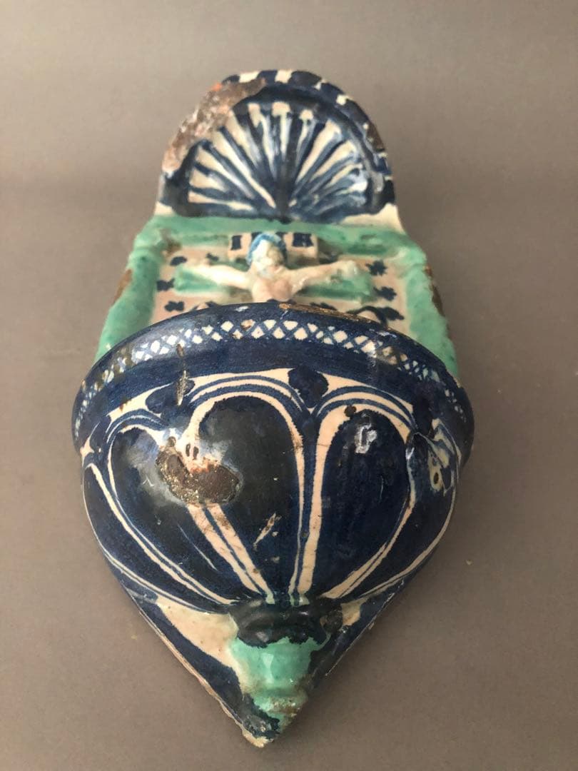 スペイン骨董　アンティーク壁掛け陶器　聖水盤