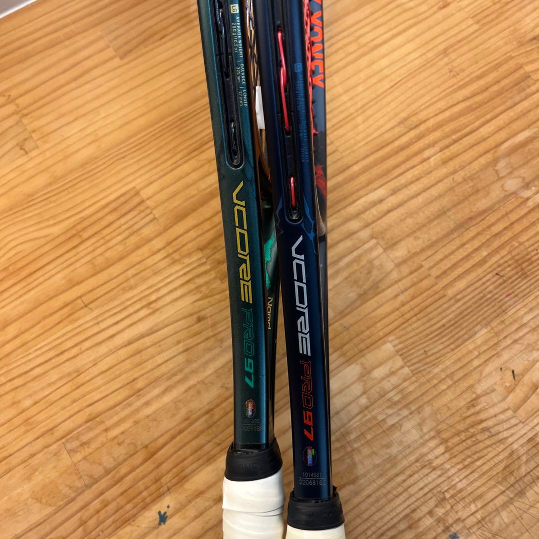 ノースコレクター 様　YONEX VCORE PRO 97 1本　紺色のみ
