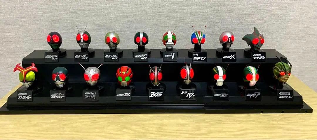 仮面ライダー マスクコレクション プレミアム発光台座ディスプレイ〜序章〜