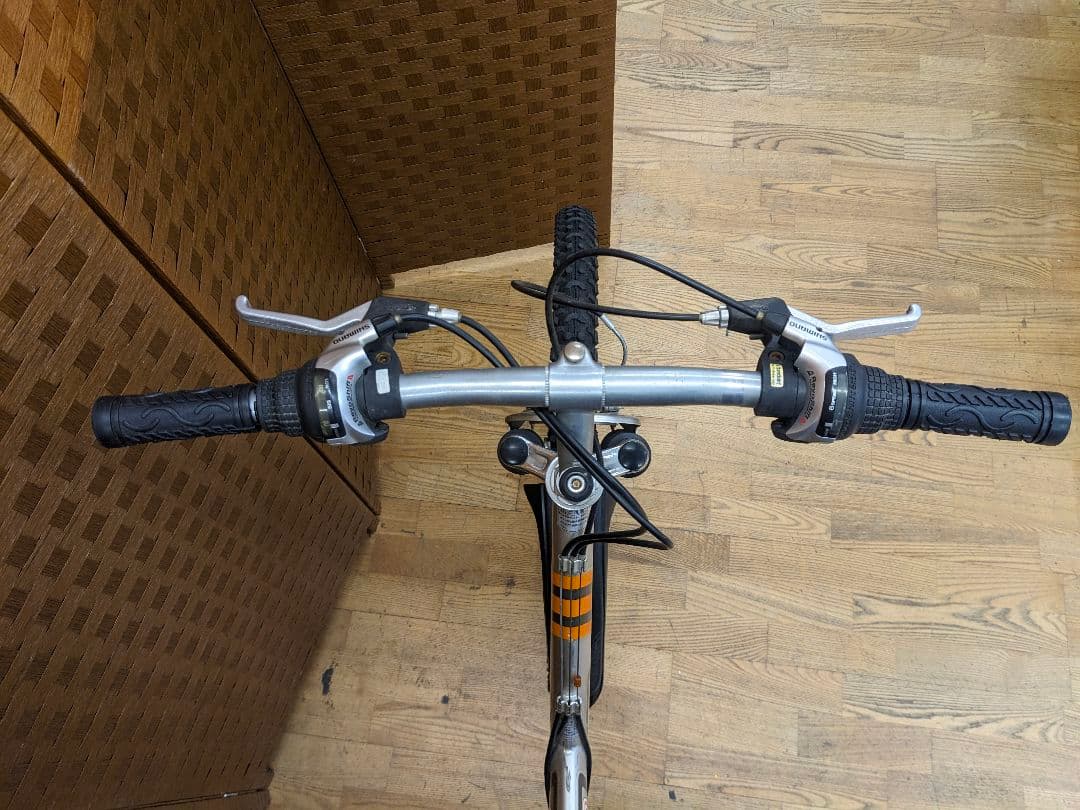 U023 マウンテンバイク　26インチ　サスペンション付き　シルバー