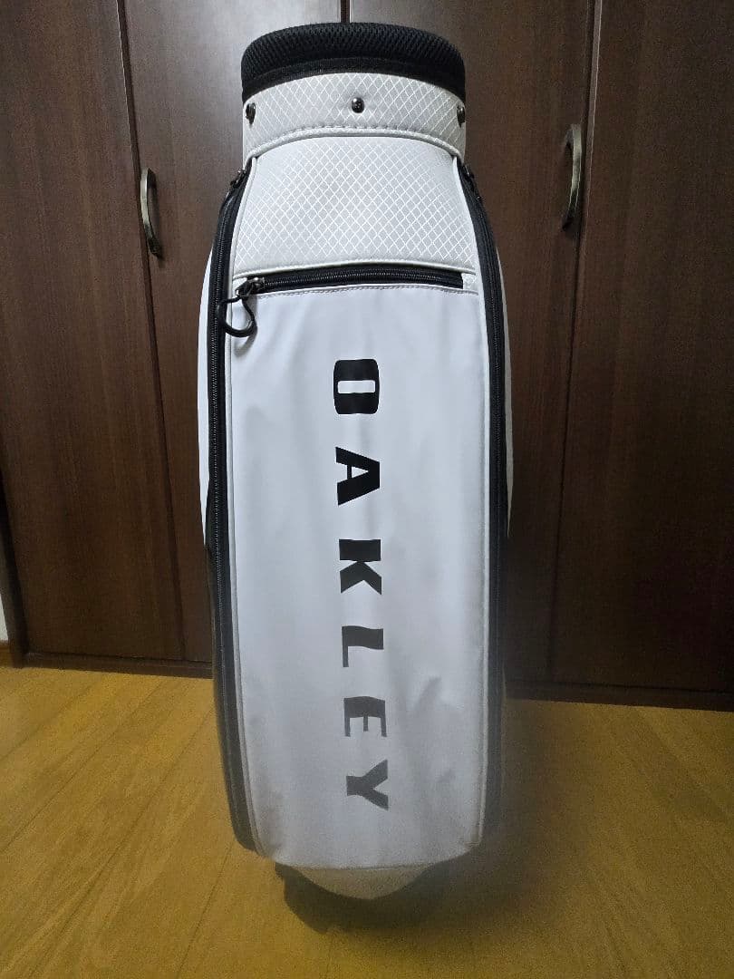 OAKLEY キャディバッグ ホワイト・ブラック
