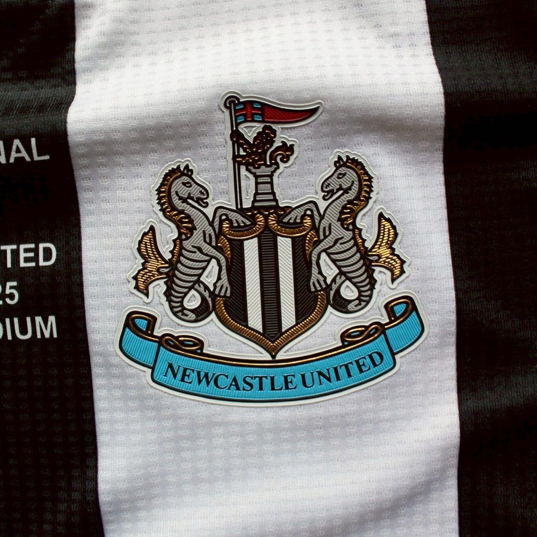 ニューカッスル 24/25 オーセンティック カラバオ決勝仕様 イサク