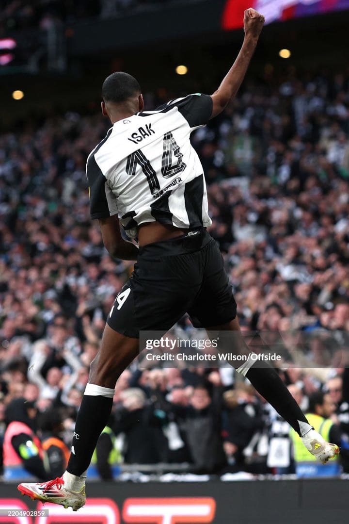 ニューカッスル 24/25 オーセンティック カラバオ決勝仕様 イサク