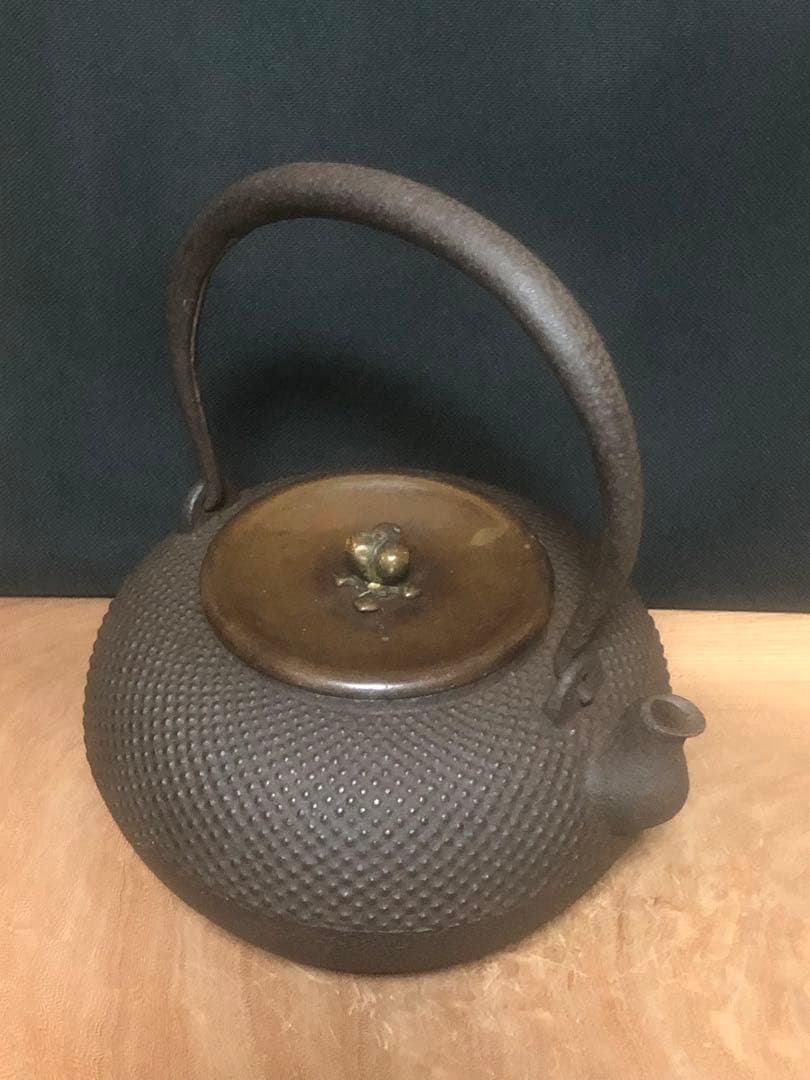 【茶道具】霰（あられ）紋 鉄瓶・在銘『良香』