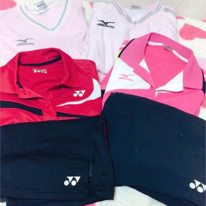 ミズノ ヨネックス