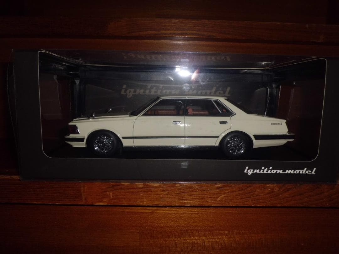 【現状品】1/18 イグニッションモデル セドリック P430 4ドアHT