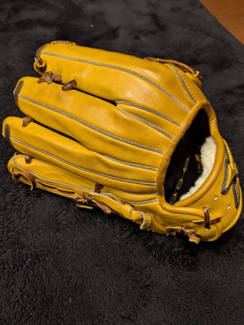 ミズノプロ 軟式外野手用グローブ（ボール、グラブ袋付き）