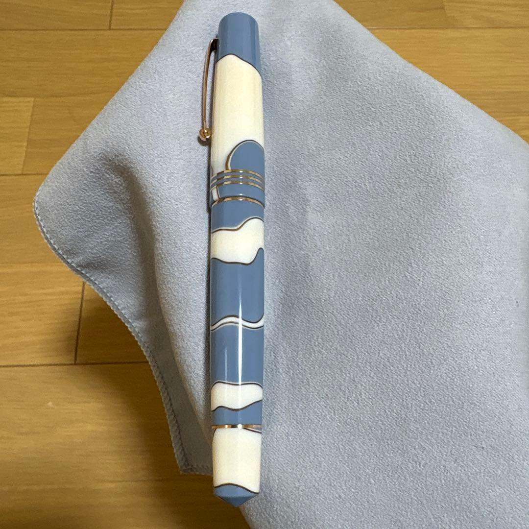 レオナルド モーメントゼロ ヌヴォラ 万年筆 (14Kニブ) EFローズゴールド