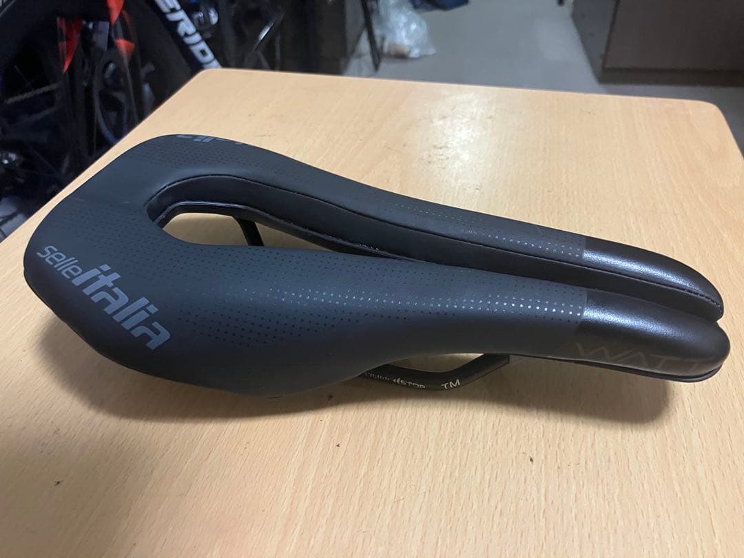 SELLE ITALIA(セライタリア) WATT S.FLOW