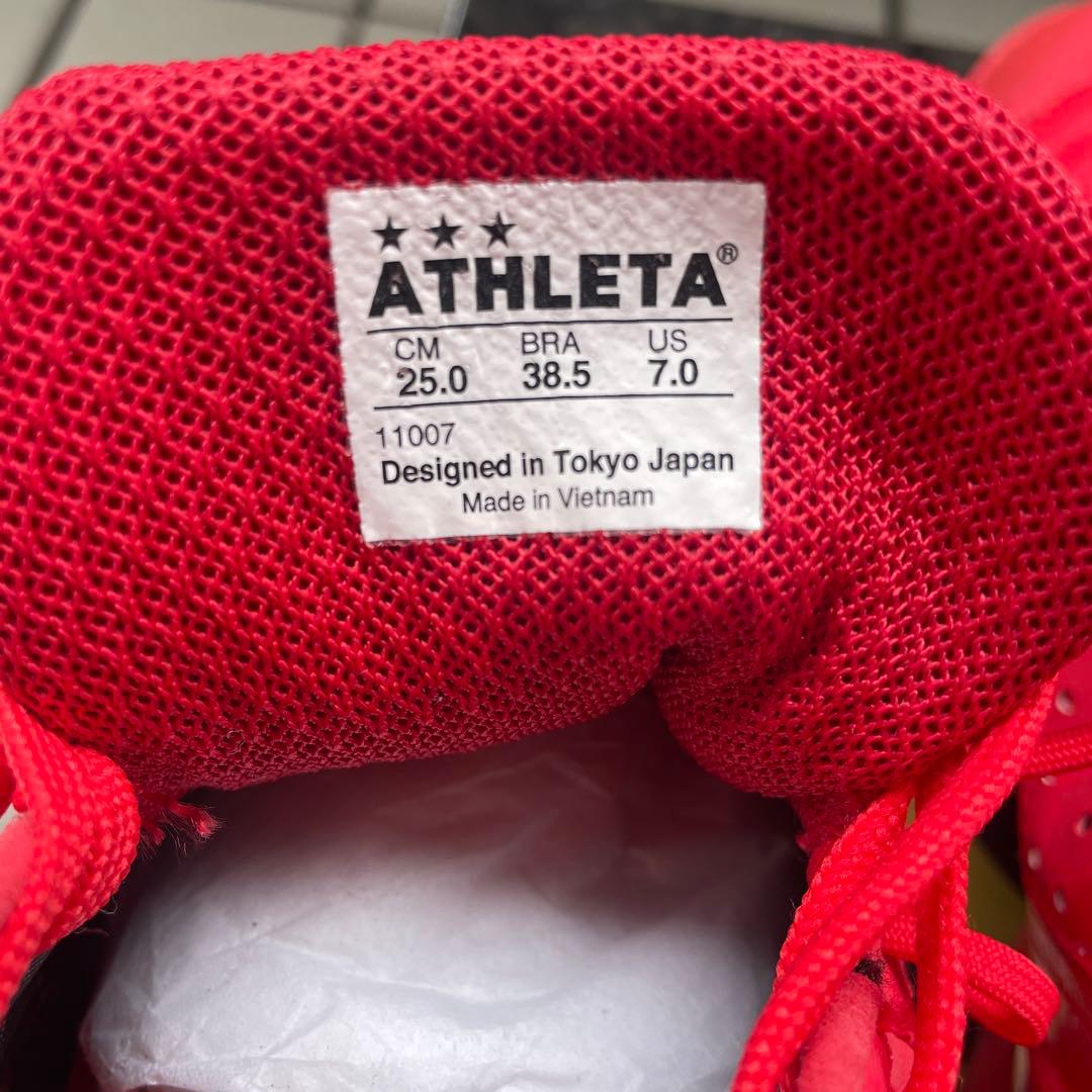 美品 ATHLETA フットサルシューズ レッド 25.0