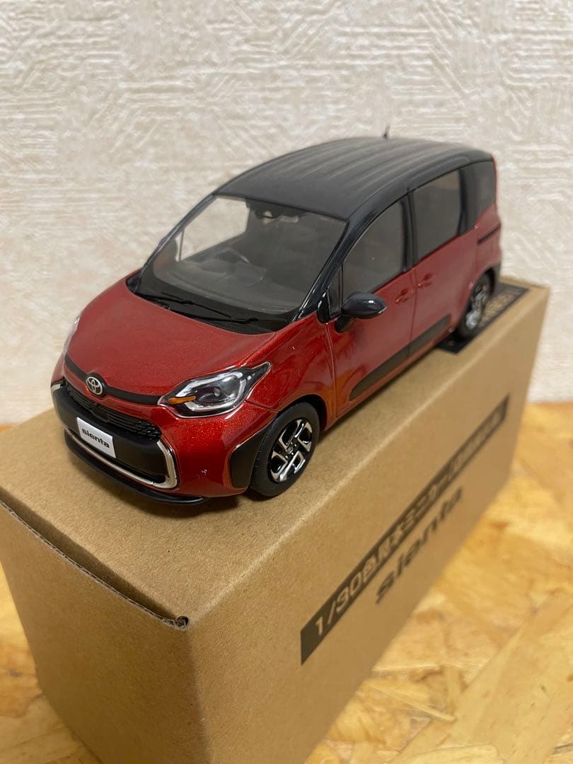 トヨタ シエンタ 1/30スケールモデル ミニカー