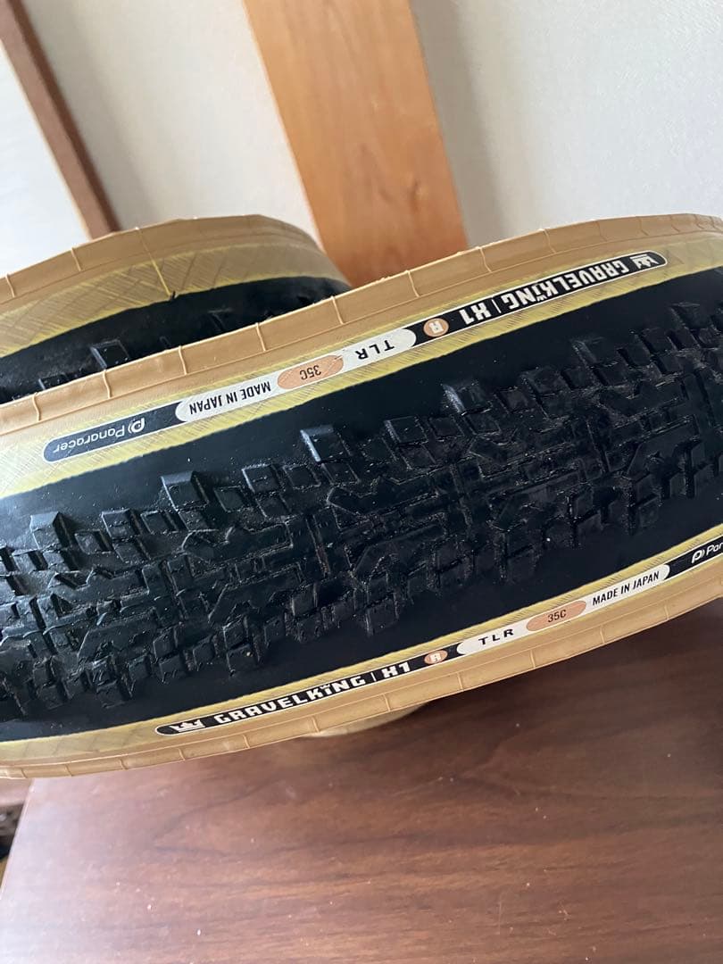 パナレーサー　GRAVELKING X1 R 700x35Cタイヤ 2個セット