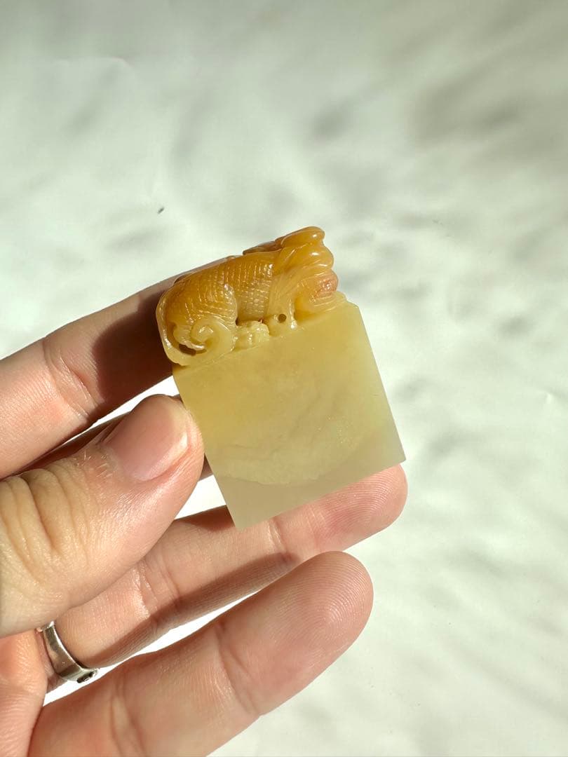 【螭虎】 古獣　美品　高級印材　篆刻　印石　ラオス　印石　水凍 田黄